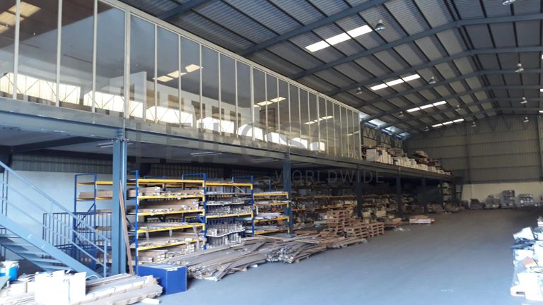 Armazém Industrial · Leiria