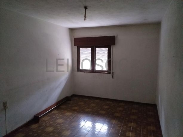 Moradia V5 + Terrenos · Fafe