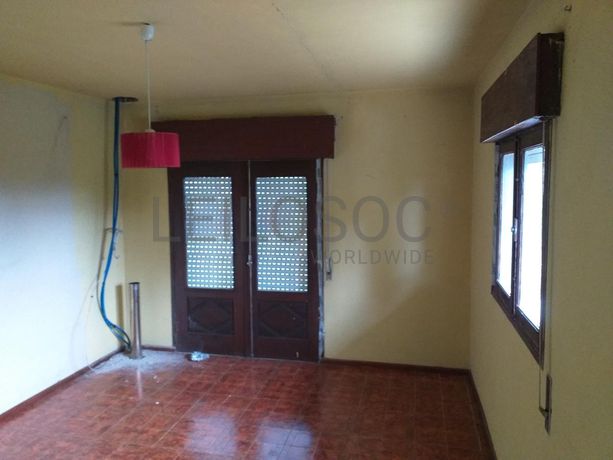 Moradia V5 + Terrenos · Fafe