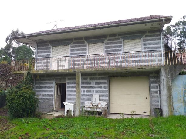 Moradia V5 + Terrenos · Fafe