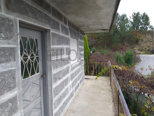 Moradia V5 + Terrenos · Fafe