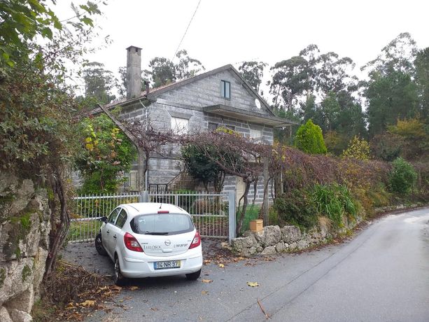 Moradia V5 + Terrenos · Fafe