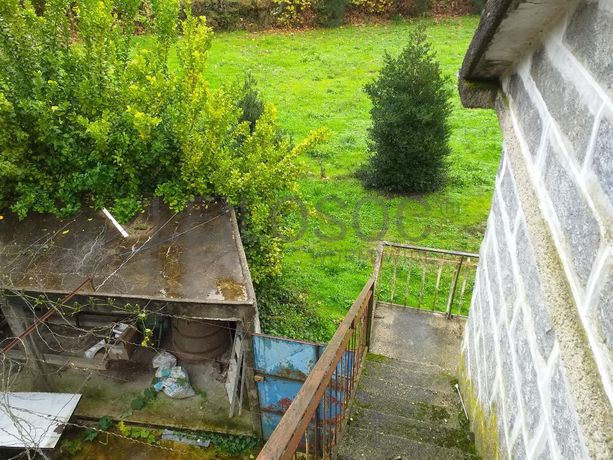 Moradia V5 + Terrenos · Fafe