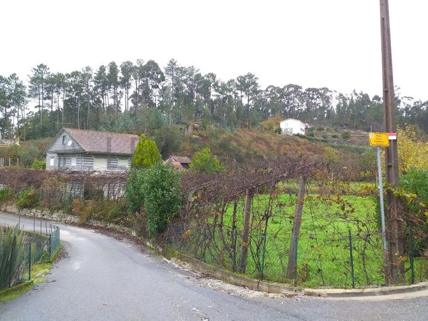 Moradia V5 + Terrenos · Fafe