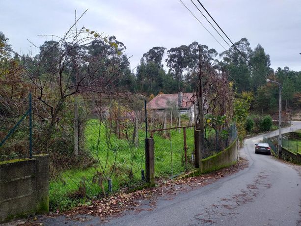 Moradia V5 + Terrenos · Fafe