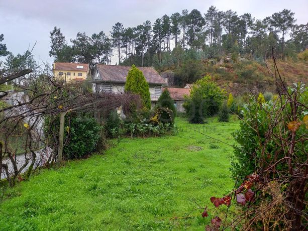 Moradia V5 + Terrenos · Fafe