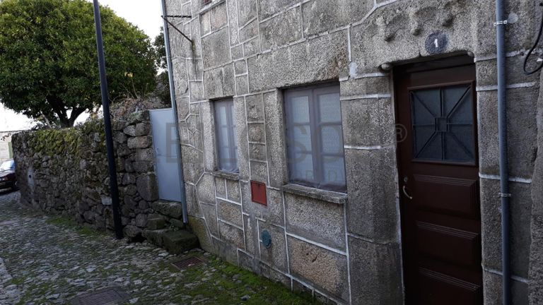 1/2 Moradia · Fundão