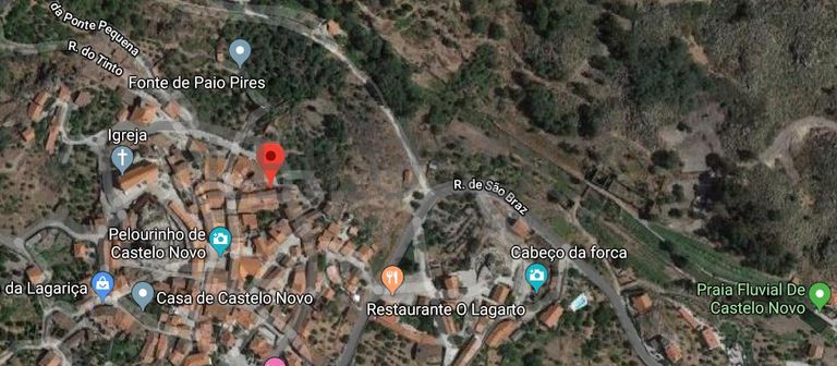 1/2 Moradia · Fundão