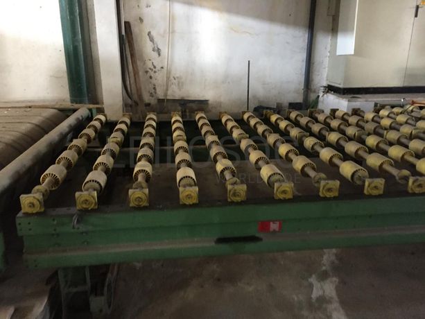 Mesa de rolamentos eléctrica.