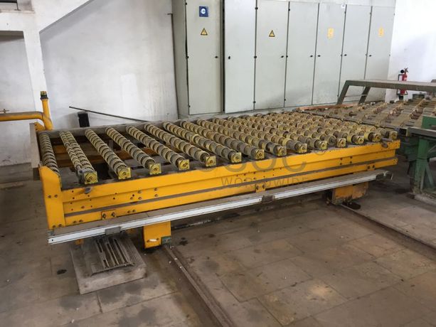 Mesa rolante móvel.