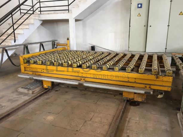 Mesa rolante móvel.