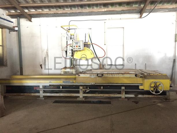 Máquina de corte da marca CHARION.