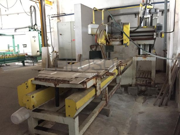 Máquina de corte da marca CHARION.