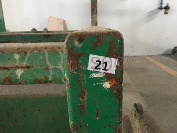 Máquina de virar chapas hidráulico.