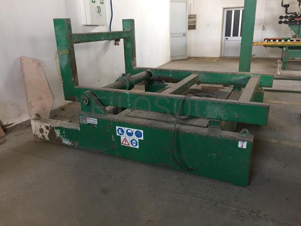 Máquina de virar chapas hidráulico.