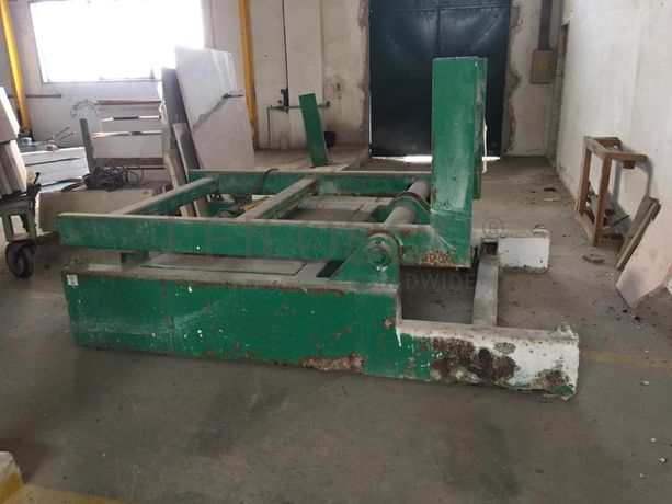 Máquina de virar chapas hidráulico.