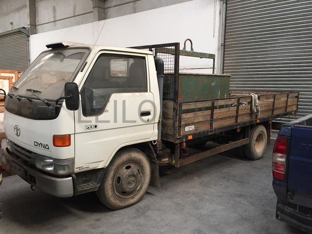 TOYOTA DYNA 280 com cerca de 133990Km
