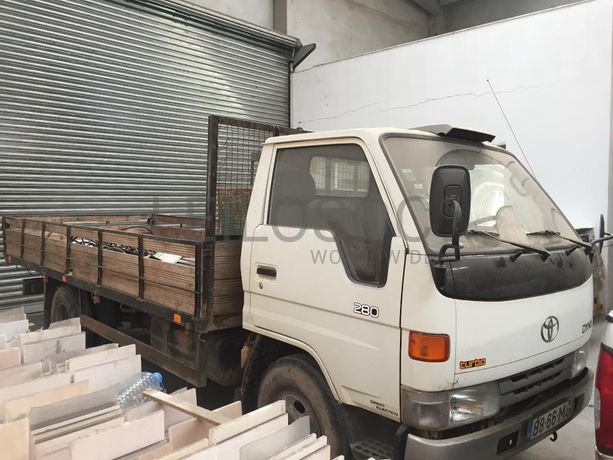 TOYOTA DYNA 280 com cerca de 133990Km