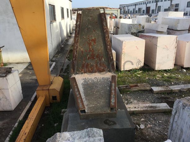 Máquina de virar chapas hidráulico.