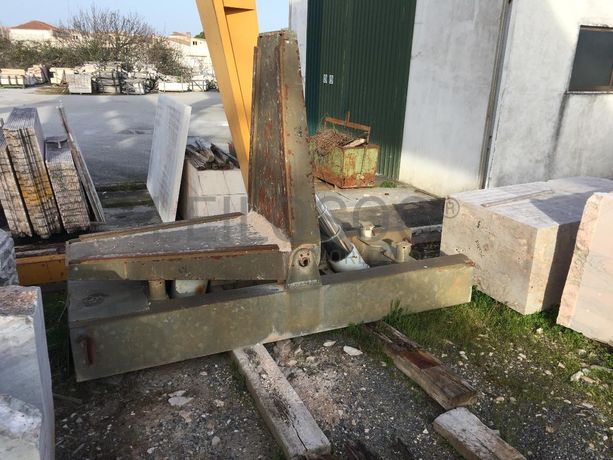 Máquina de virar chapas hidráulico.