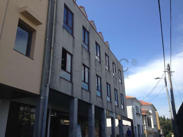 IMOVEL - Metade do Prédio Urbano- Fração Autónoma "N" - Escritório no 2ºandar, assinalado com a respetiva let ...