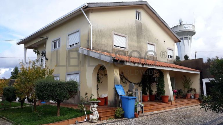 Quinhões Hereditários de Terrenos e Moradia · Coimbra