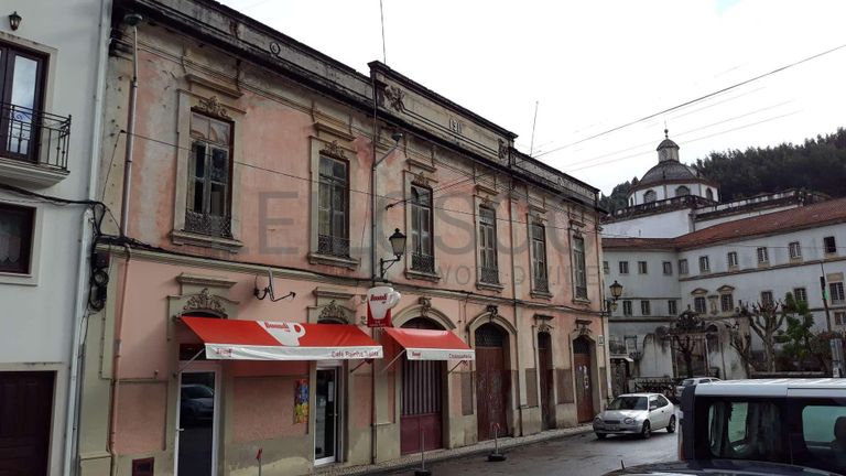 Quinhões Hereditários de Terrenos e Moradia · Coimbra