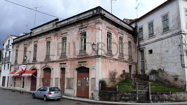 Quinhões Hereditários de Terrenos e Moradia · Coimbra