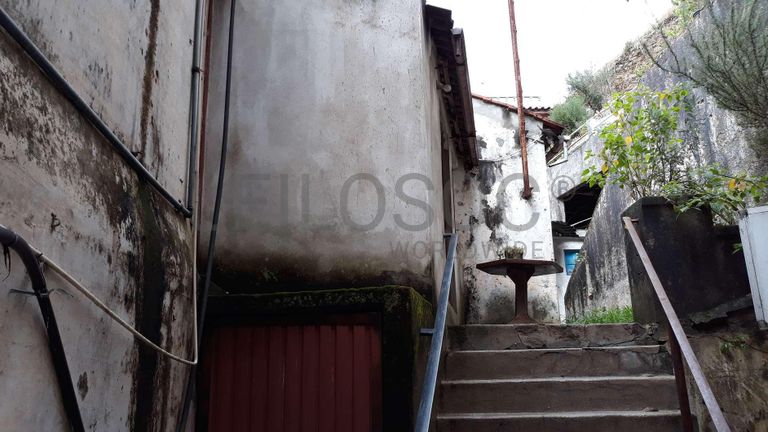 Quinhões Hereditários de Terrenos e Moradia · Coimbra