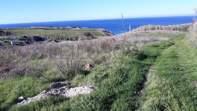 IMOVEL - 26660/34200 do Prédio Urbano - Lote de Terreno para construção urbana, no qual se encontra em constr ...