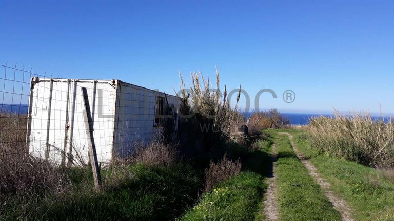 IMOVEL - 26660/34200 do Prédio Urbano - Lote de Terreno para construção urbana, no qual se encontra em constr ...