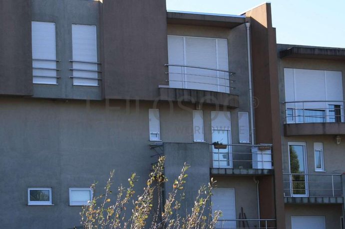 Prédio Urbano - situado em Mata - designado por Lote 20 -