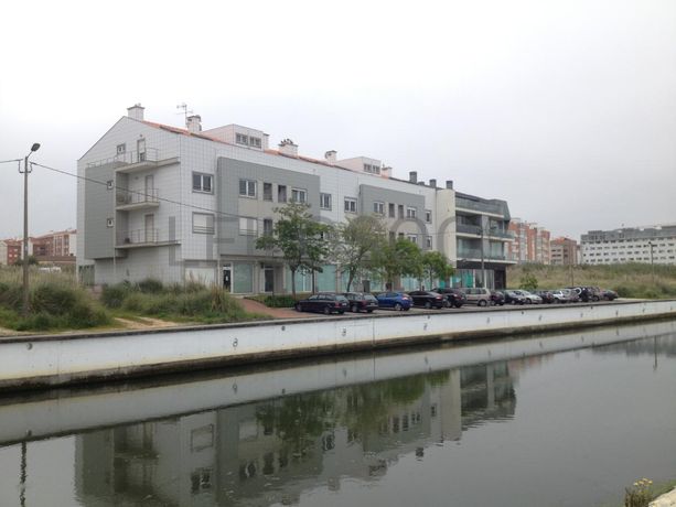 Loja Comercial com Garagem