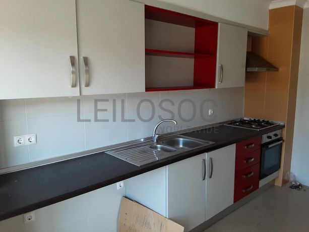 Apartamento T2 + Lugar de Garagem + Arrecadação · Sintra
