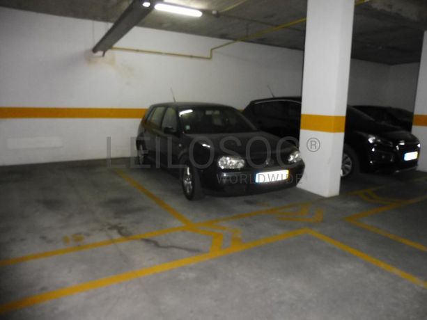 Apartamento T2 + Lugar de Garagem + Arrecadação · Sintra