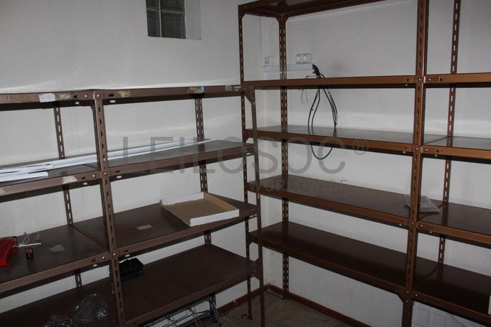 FAST SALE - Loja · Riachos · Torres Novas