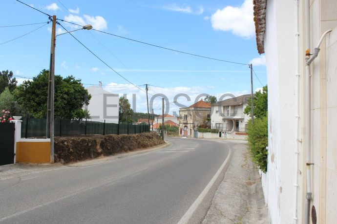 FAST SALE - Loja · Riachos · Torres Novas