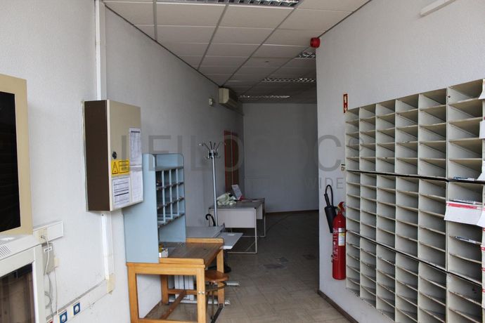 FAST SALE - Loja · Riachos · Torres Novas