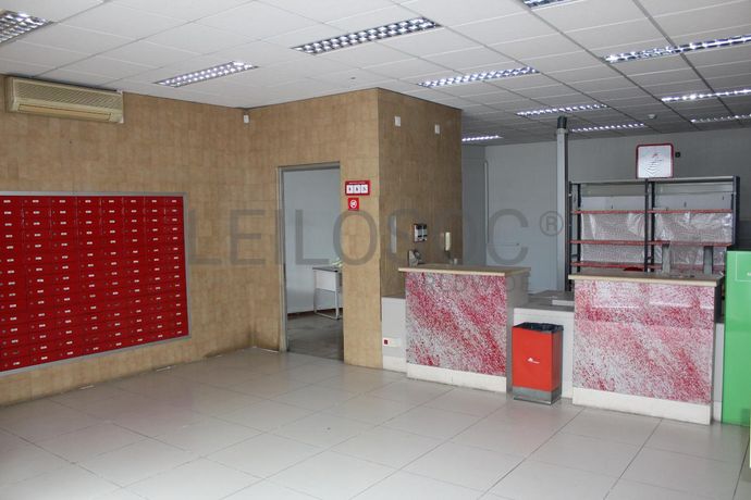 FAST SALE - Loja · Riachos · Torres Novas