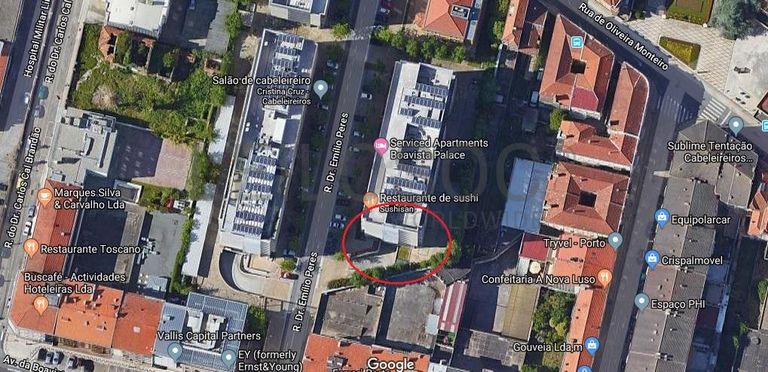 Lugar de Garagem · Porto