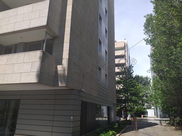 Apartamento T1 + Lugar de Garagem + Arrumos · Porto