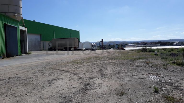 Pavilhão + Lotes para Construção + Terrenos · 1/24 de Terreno · Ourém