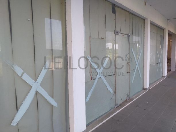 Edifício com Apartamentos e Lojas · Mealhada