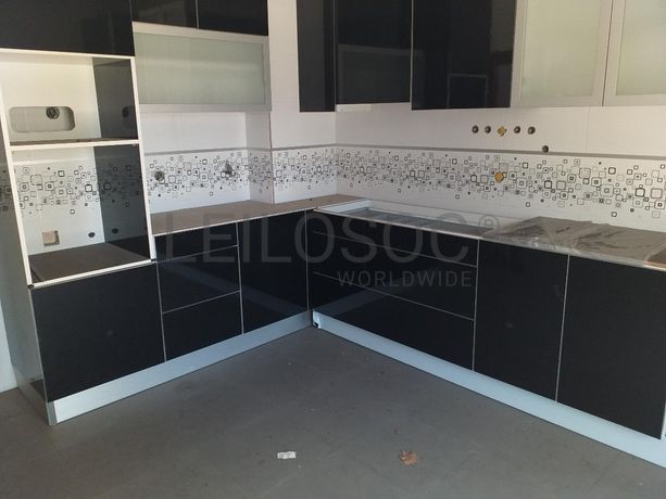 Edifício com Apartamentos e Lojas · Mealhada