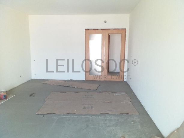 Edifício com Apartamentos e Lojas · Mealhada