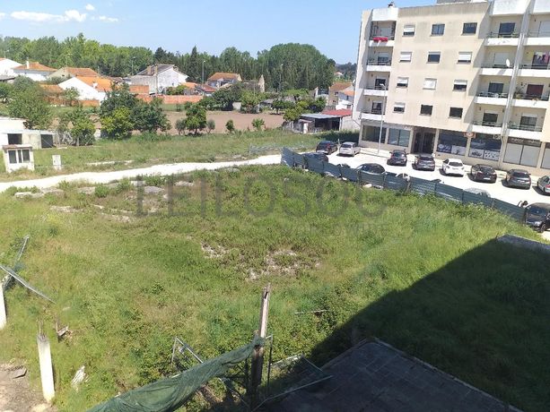 Edifício com Apartamentos e Lojas · Mealhada