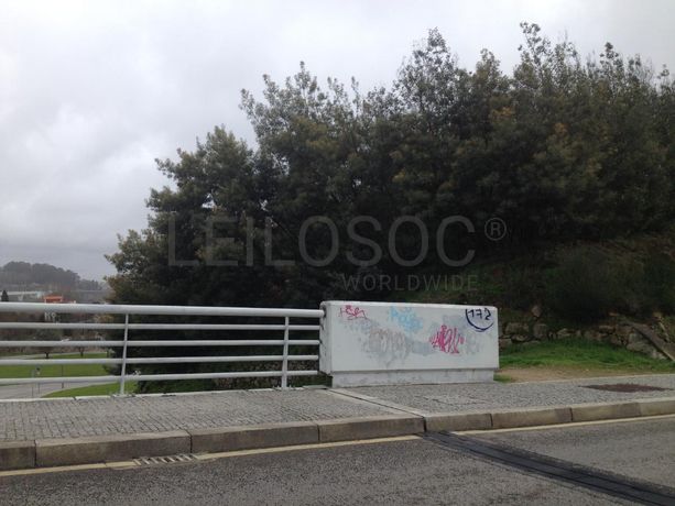 1/2 Terreno + 1/2 Moradia · Vila Nova de Gaia