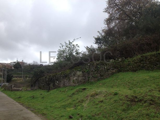 1/2 Terreno + 1/2 Moradia · Vila Nova de Gaia