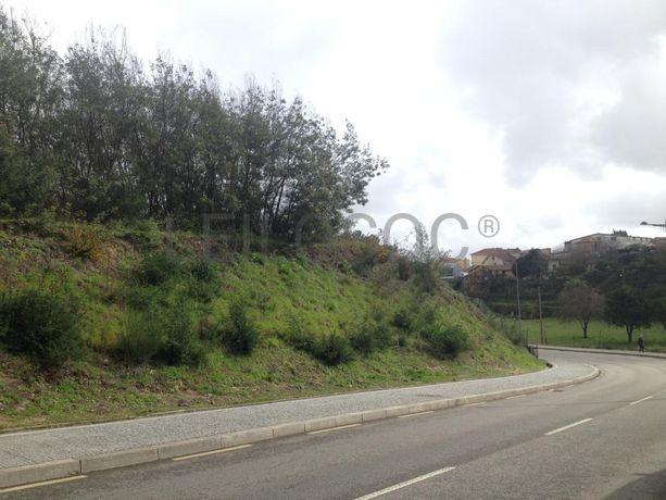 1/2 Terreno + 1/2 Moradia · Vila Nova de Gaia