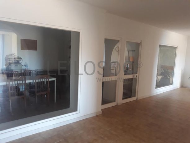 2 Lojas + Arrecadação · Lagoa